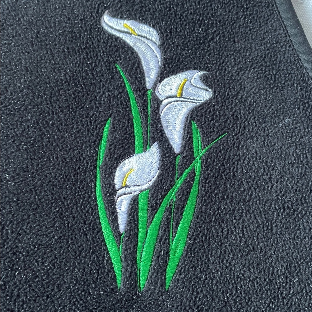 Timberline Colorado Authentic Outerwear Black Vest with Floral Embroidery. - Picture 5 of 5
